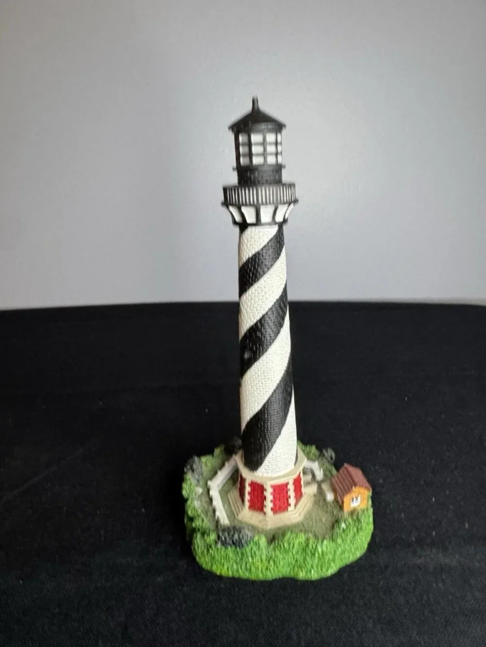 N/A figurine usps ground